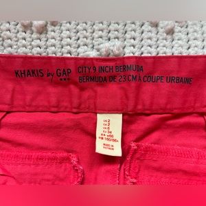 Bermuda shorts barely worn pink size 2 Gap